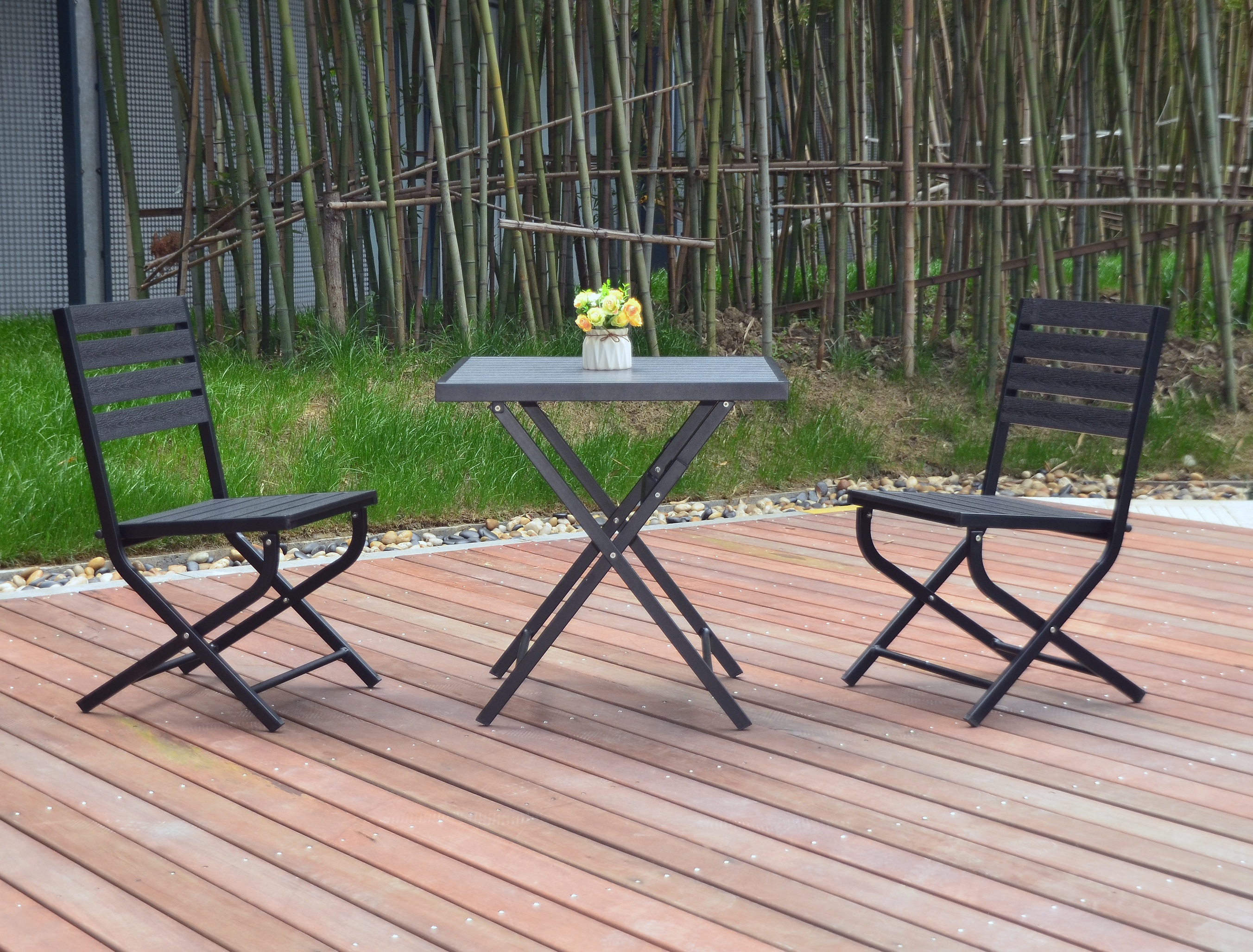 mobilier en bois synthétique